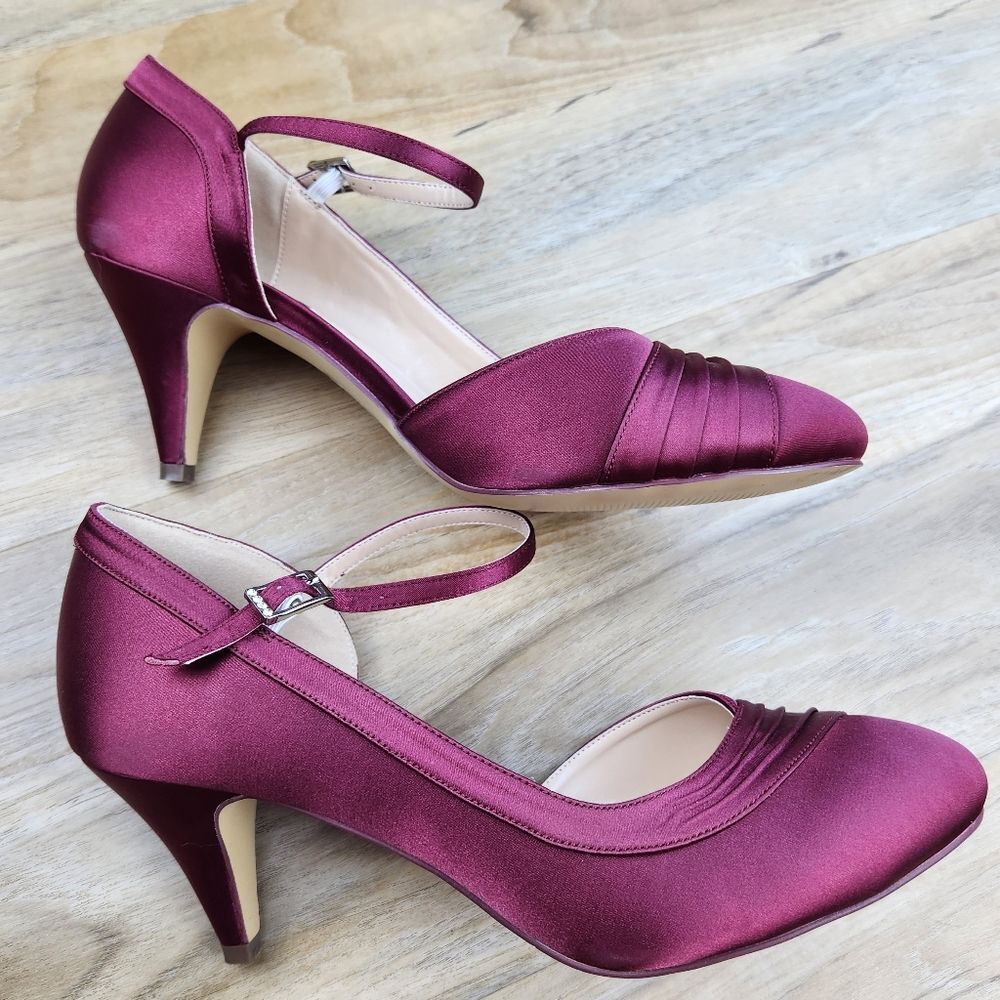 ☔️🩵NWOB Burgundy Satin Ankle Strap Kitten Heel Shoes Size 8 - Picture 9 of 14